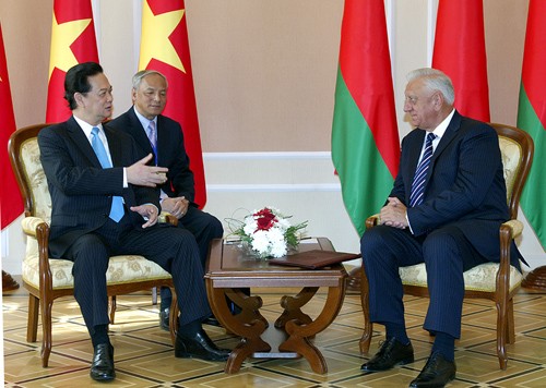 Переговоры между премьер-министром Нгуен Тан Зунгом и его белорусским коллегой - ảnh 1
